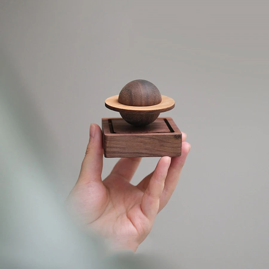 Wooden Jupiter-Shape Diffuser